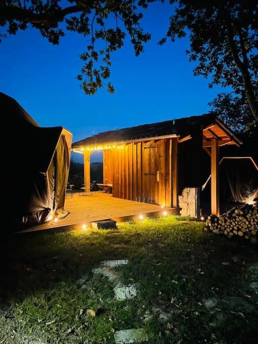Luxury tent Dome Insolite Cedre Jacuzzi Et Petits Dejeuners Inclus Lagraulet-du-Gers