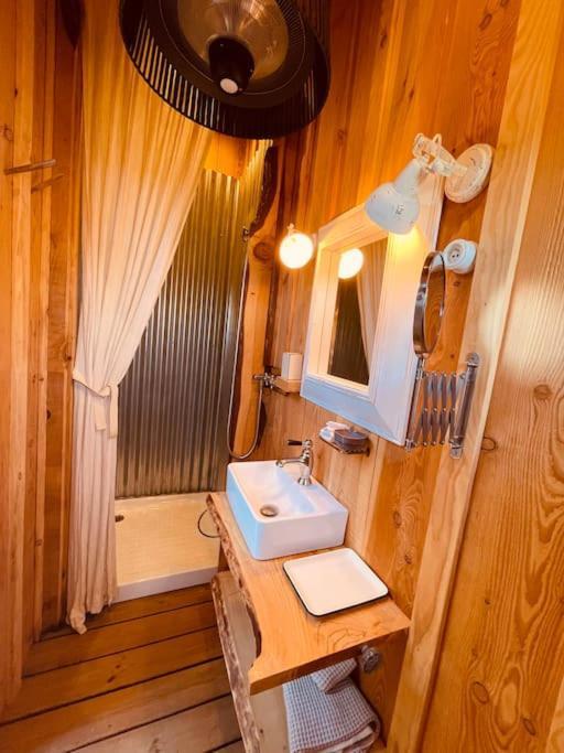 Luxury tent Dome Insolite Cedre Jacuzzi Et Petits Dejeuners Inclus